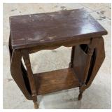 Vintage Wood End Table w/ Integrated Magazine