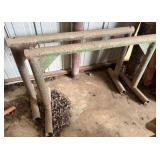 2 Metal Pipe Stands