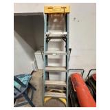 Fiberglass ladder 6'