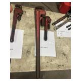 Steel pipe wrench 36" (1), 14" (1)