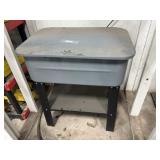 Parts washer with pump