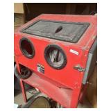 Central Pneumatic 40' capacity floor blast