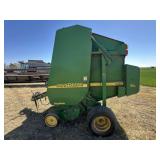 John Deere 567 Baler