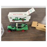 SInclair 1931 Hawkeye Wrecker Bank (NIB)