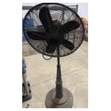 Feature Comforts Oscillating Pedestal Fan