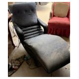 Vintage Vinyl Massaging Lounge Chair