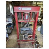 American Tool 30 Ton Press (air/hydraulic)