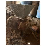 Grain Grinder (pulley moves freely)