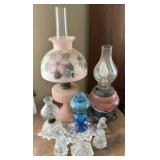 2 Vintage Hurricane Lamps, 2 Oil Lamps,