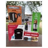 Blenders New, Frigidaire Retro Mini & Kettle