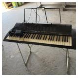 Yamaha PSR-18 Keyboard w/ Stand