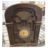 Vintage Radio Shack Model: 12-697 AM/FM Radio