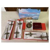6+/- Mini Swords w/ Display