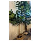 2 Artificial Trees/Plants