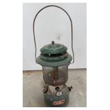 Vintage Coleman Model 220F Lantern