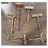 6+/- Hay Hooks