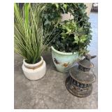 Metal decor, artificial plants & ceramic /