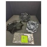 (14) Plastic Spider Snack Plates, Spider