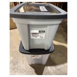 (2) storage containers w/ lids