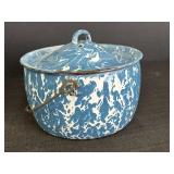 7.5" Blue & White Swirl Enamelware Pot W/ Lid