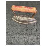Vtg miniature cast iron Dover sad iron, 3.5in