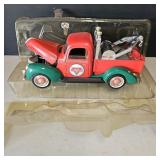 Conoco Wrecker Truck Bank Die-cast metal