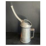 1 qt C-1 Oil Can w/ Spout w/ Shell Emblem