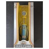Oldsmobile Service Gas Pump Replica, 1:18 scale