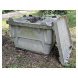 Plastic container w/lids