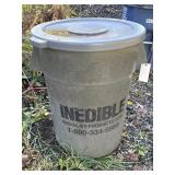 Rubbermaid 55gal Trash Can w/ Lid