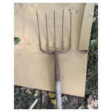 5 Prong Pitch Fork