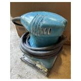 Makita Finishing Sander BO4552 w/ sanding pads