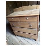 4 drawer wood dresser, wood is worn, knobs donï¿½t
