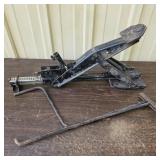 Scissor Jack w/ Hand Crank