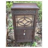 Edison Diamond Disc Phonograph, 45 in tall,