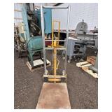 Stacker Die Lift 22.5 x 41 x 67in