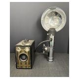 Vtg Kodak Six-16 Brownie Junior box camera &