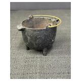 Cast Iron Mini Bean Pot, 3 footed, 3in diameter x