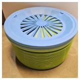 Green and Blue Plate Holders & Plastic Plates
