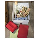 Tablecloths, table runners, napkins