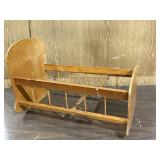 Vtg wooden doll crib w/rocking cradle design,