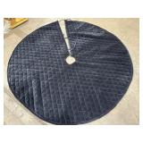 Place & Time Black Tree Skirt