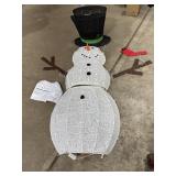 6ft 3D snowman, has lights, untested.