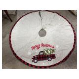 Merry Christmas Pick Up Design Tree Skirt