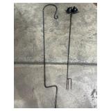 Metal Shepards hook & yard bird decorative piece