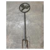 40in Metal Wirly Gig w/ Butterfly