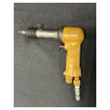 Ingersoll Rand AVC12 air riveter
