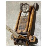 Central Hydraulic 2 1/4 ton floor jack