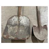scoop-style shovel & spade shovel