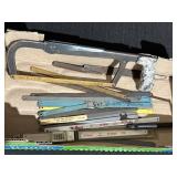 Hand saw & multiple blades